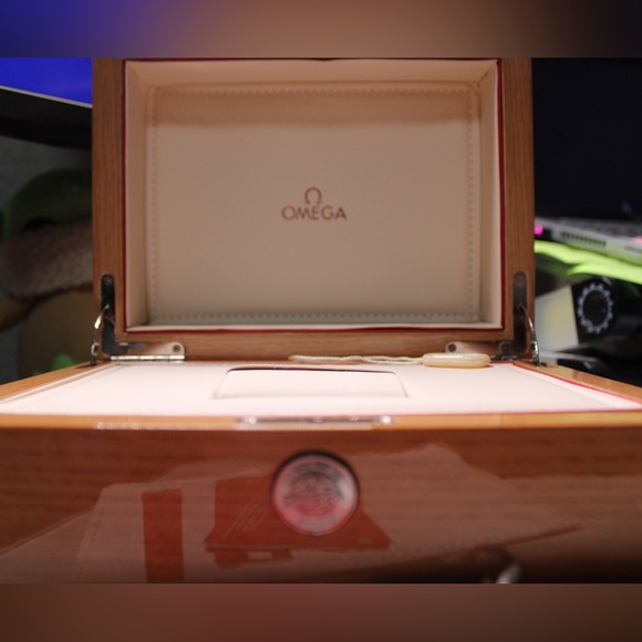 Omega chrono wood box - Picture 7 of 9